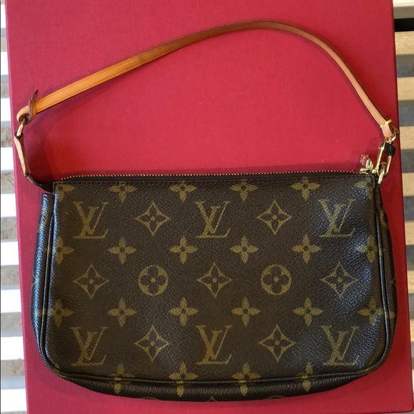 Louis Vuitton Handbags - Authentic Louis Vuitton clutch